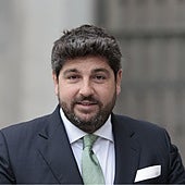 Fernando López-Miras confiesa estar «locamente enamorado»