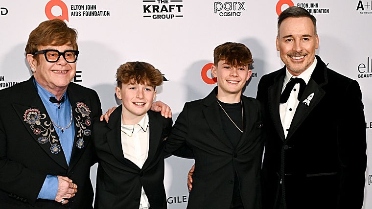 Elton John junto a su marido y sus hijos