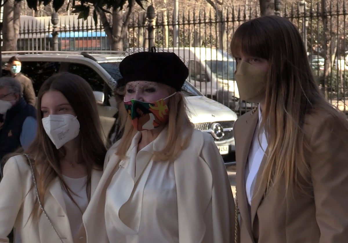 Sabina Thyssen enamorada: el primer novio de la hija más discreta de Tita Cervera