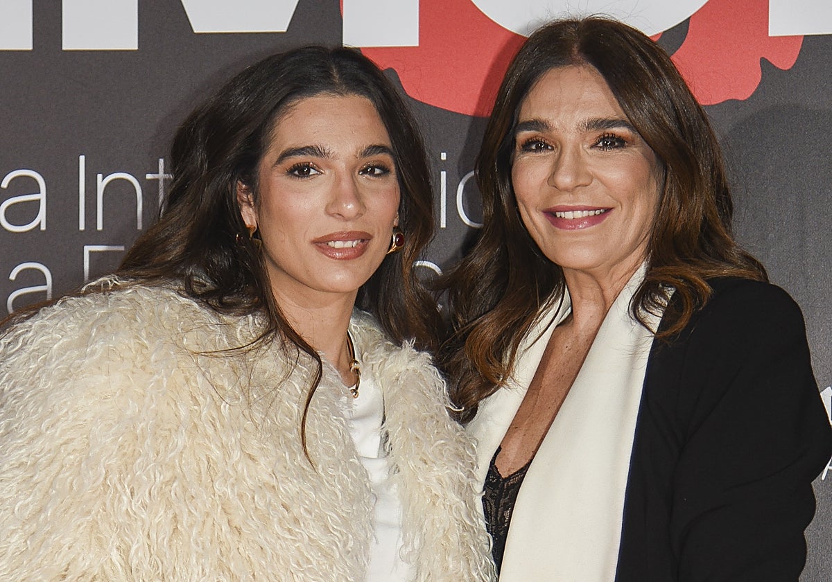 Raquel Bollo y su hija Alma, en una imagen reciente.