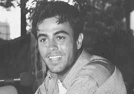 Del enfrentamiento con su padre a su negativa a casarse: los 50 años de Enrique Iglesias