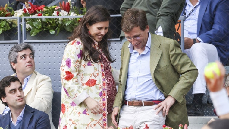 Juan Urquijo será el padrino del primer hijo de José Luis Martínez-Almeida y Teresa Urquijo