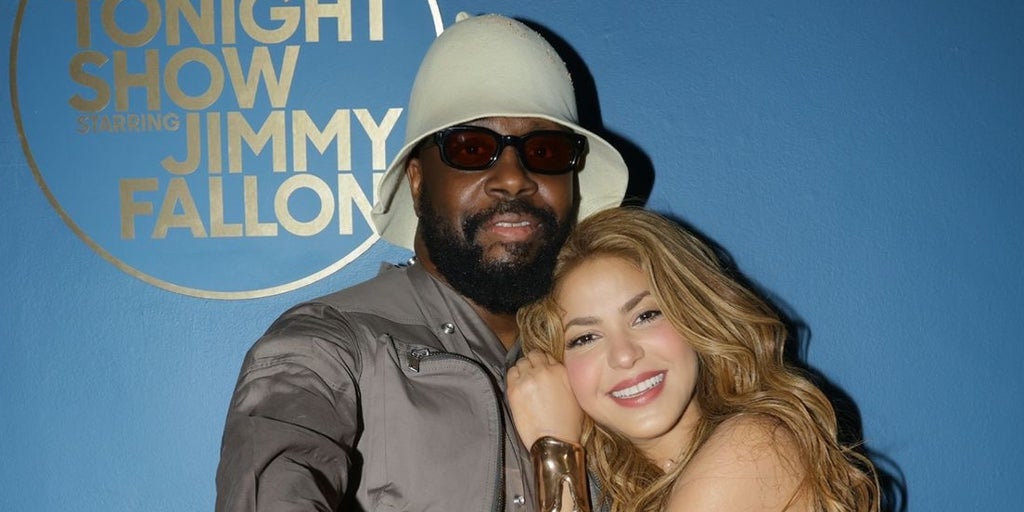 Shakira celebra los 20 años del lanzamiento de 'Hips Don't Lie' a su llegada a EE.UU.
