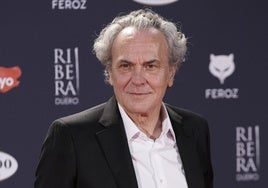 La vida personal de José Coronado: sus dos hijos, una novia casi 30 años menor y el problema de salud que le cambió la vida