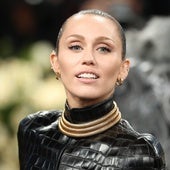 Miley Cyrus se sincera tras cinco años sin beber alcohol: «La sobriedad es como mi dios»