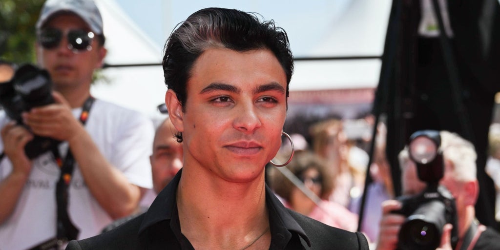 Así es Mitch, el hijo de Marta Robles que debuta en el Festival de Cannes: actor, cantante y compositor