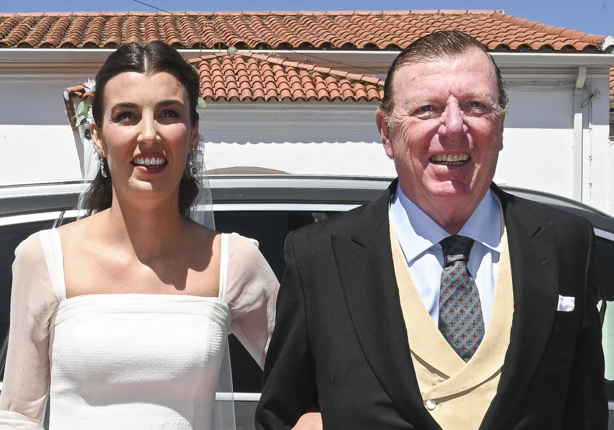 Patricia y César Cadaval, a su llegada a la iglesia.
