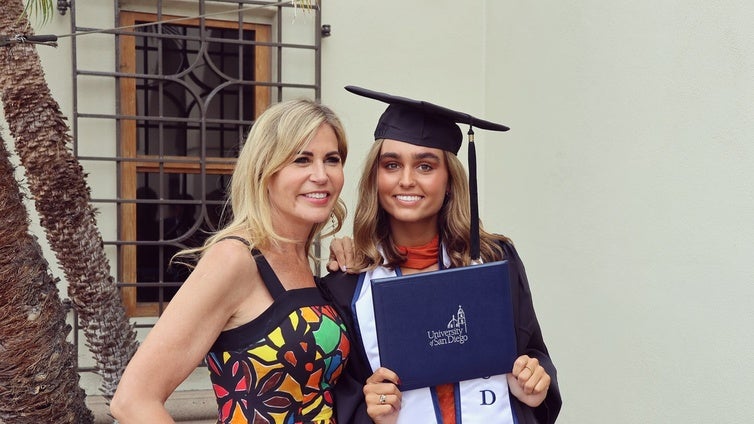 Natalia, la hija de Ramón García y Patricia Cerezo, se gradúa en Estados Unidos y no seguirá los pasos de sus padres