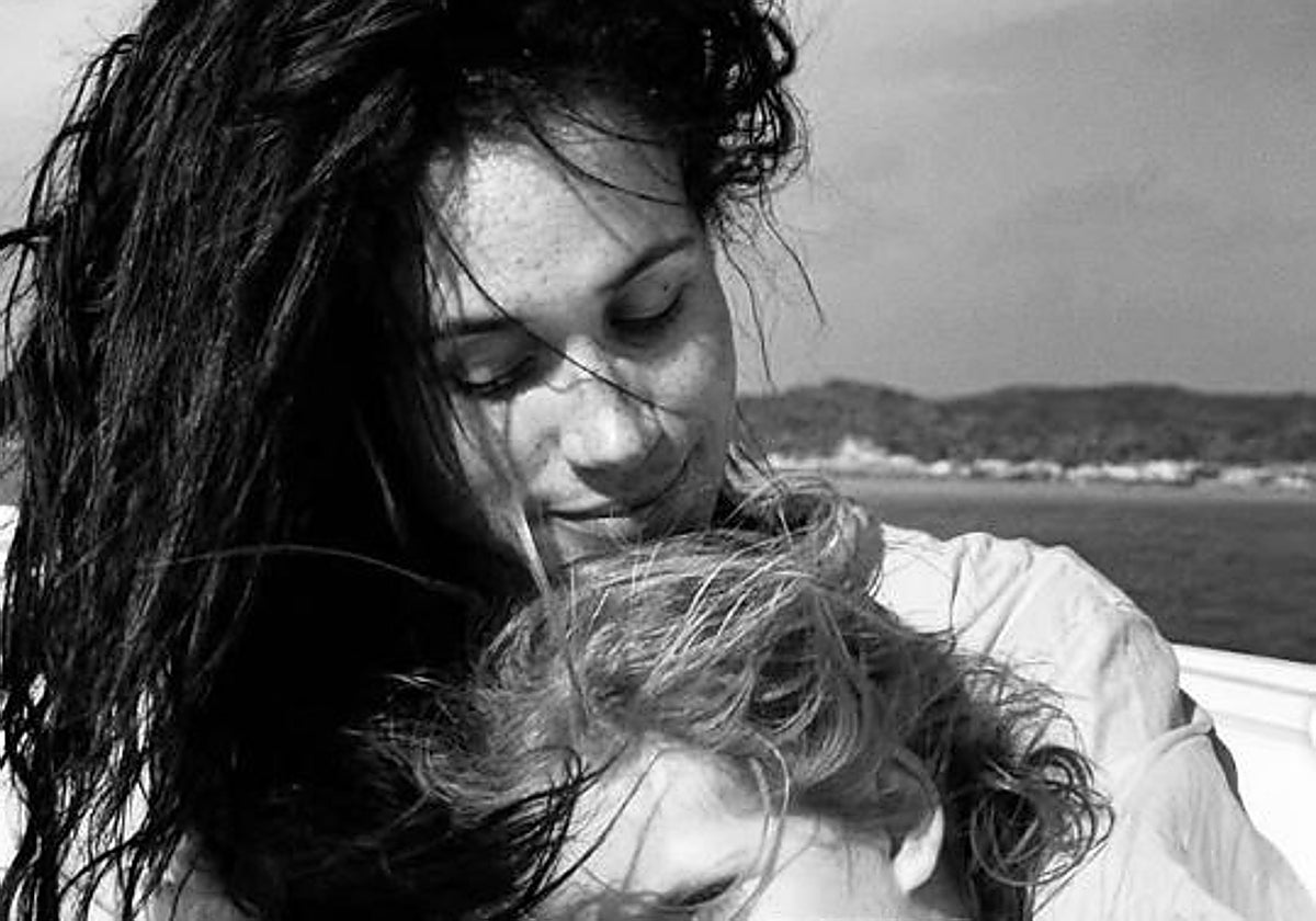 Meghan Markle junto a su hija pequeña