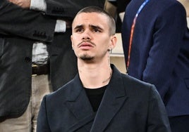 Romeo Beckham, de 22 años, se olvida de su ex con una modelo e 'influencer' de 30