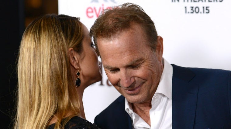 Los amigos de Kevin Costner, en pie de guerra contra el matrimonio de su exmujer con uno de ellos