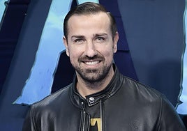 La nueva vida de Rafa Mora tras convertirse en Policía Local con una de las notas más altas: su sueldo como agente y sus negocios