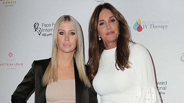 Muere Sophia Hutchins, mano derecha de Caitlyn Jenner, en un dramático accidente de tráfico