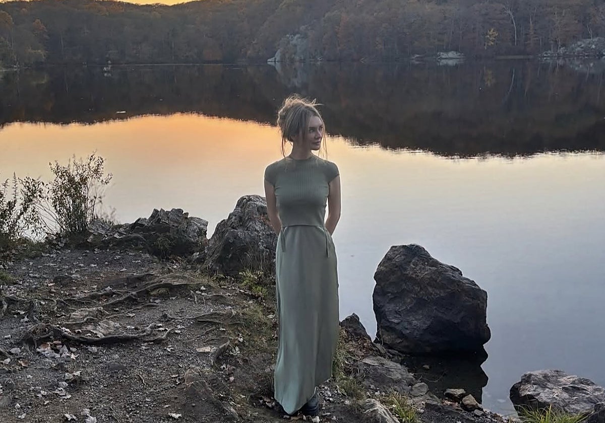 La becaria de una revista francesa que fingió ser de la realeza para engañar a la élite de Nueva York