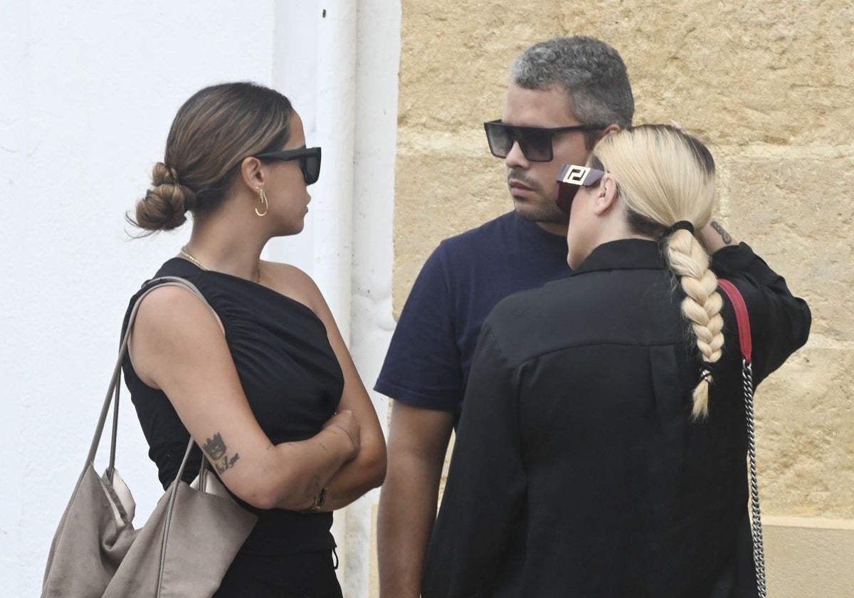 Gloria Camila, Rocío Flores y José Fernando