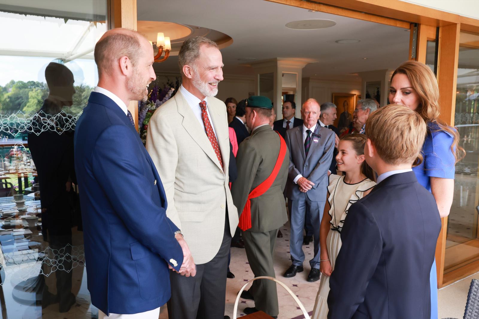 El Rey Felipe VI junto a los Príncipes de Gales, Guillermo y Kate Middleton