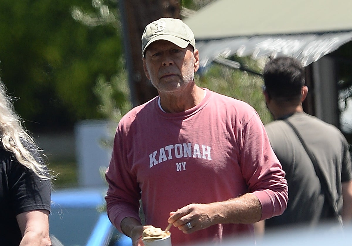 El deterioro de la salud de Bruce Willis: ya no puede hablar, leer ni caminar