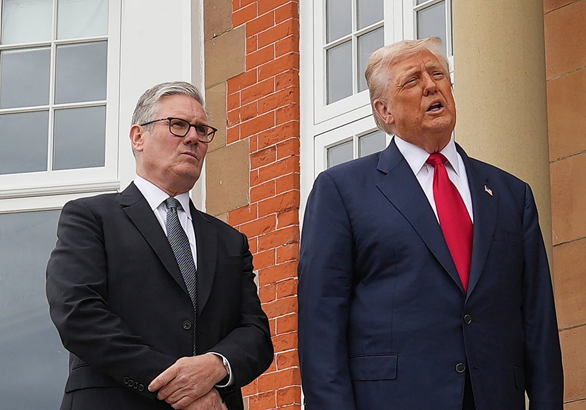 Donald Trump junto a Keir Starmer