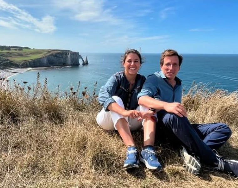 Almeida junto a Teresa Urquijo en las vacaciones del año pasado