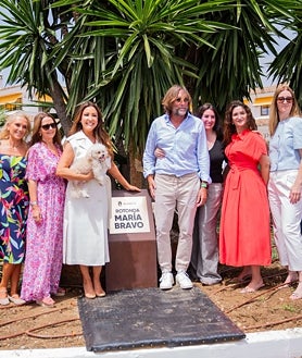 Imagen secundaria 2 - Marbella dedica una rotonda a María Bravo en homenaje a una labor solidaria