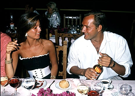 Imagen secundaria 1 - Cuando Chábeli Iglesias imitaba a su madre ejerciendo de rompecorazones y vendedora de exclusivas