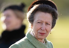 «¿Una simple errata... o un secreto real desvelado?»: la extraña polémica de la Princesa Ana en su 75º cumpleaños