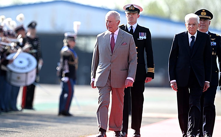 Imagen principal - El Rey Carlos, la Princesa Ana y el Príncipe Andrés