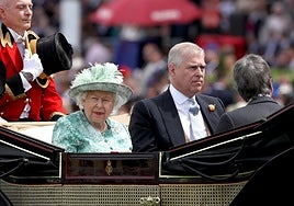 La publicación de la biografía no autorizada del Príncipe Andrés salpica a su difunta madre, la Reina Isabel II
