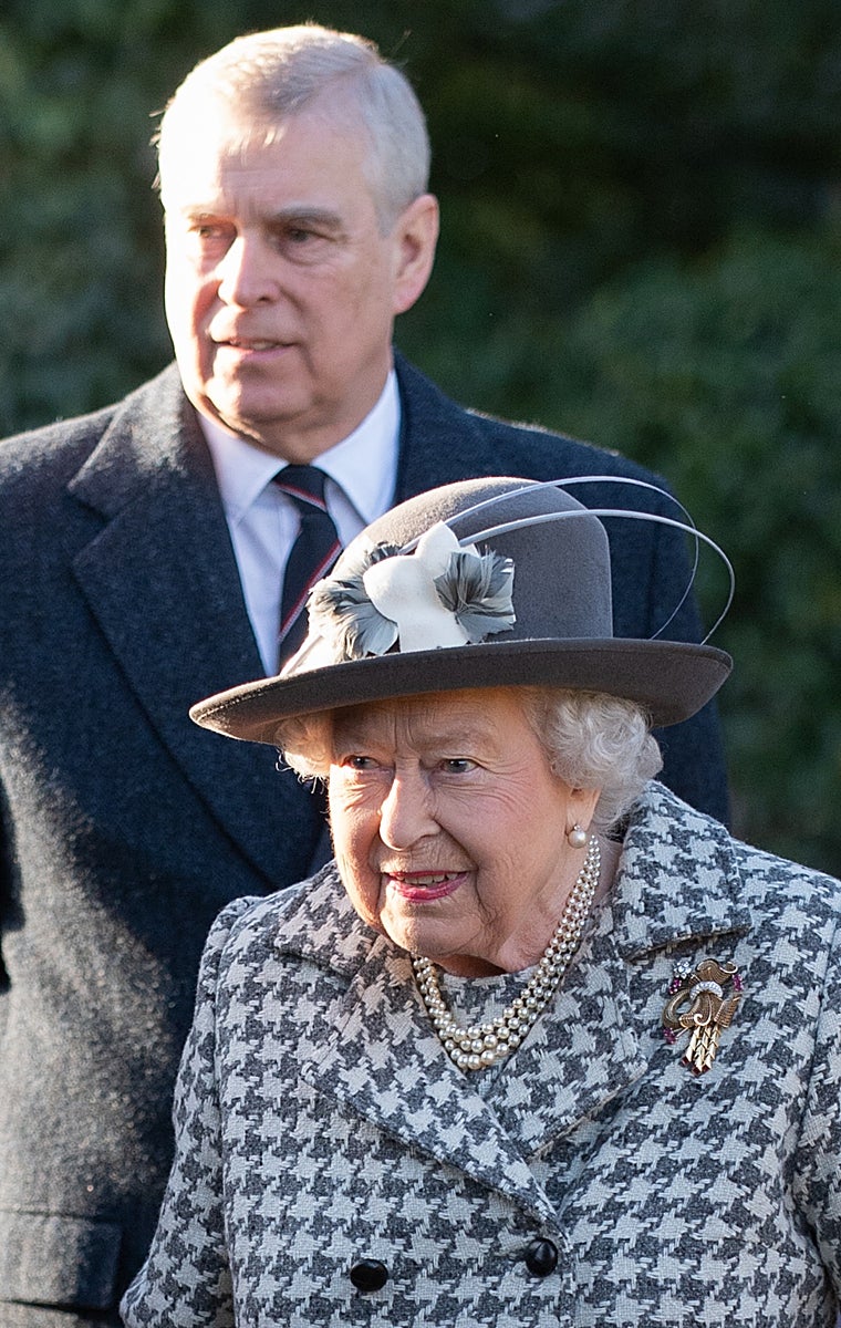 La publicación de la biografía no autorizada del Príncipe Andrés salpica a su difunta madre, la Reina Isabel II