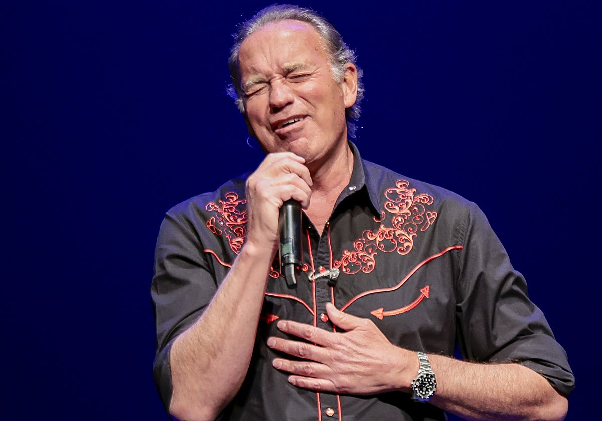 Bertín Osborne, durante un concierto.