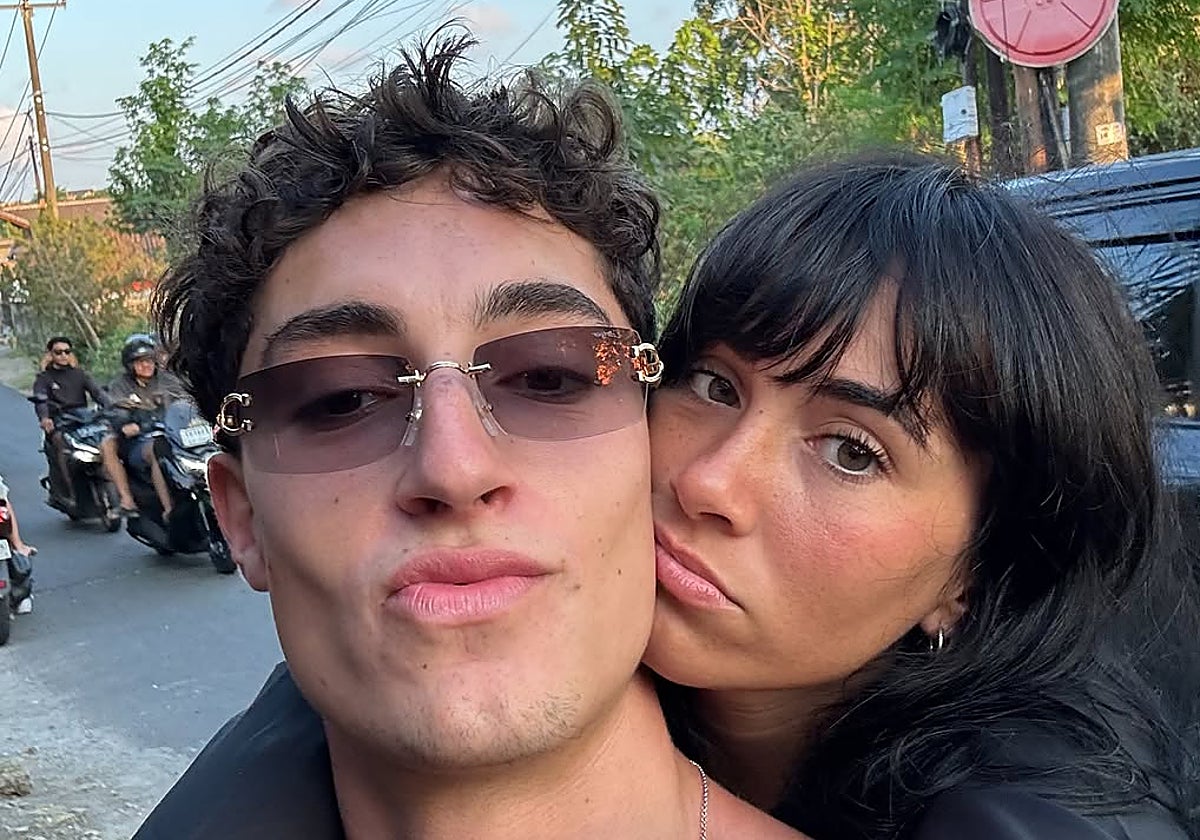 Aitana y Plex dan un paso más en su relación: vacaciones con amigos y familia