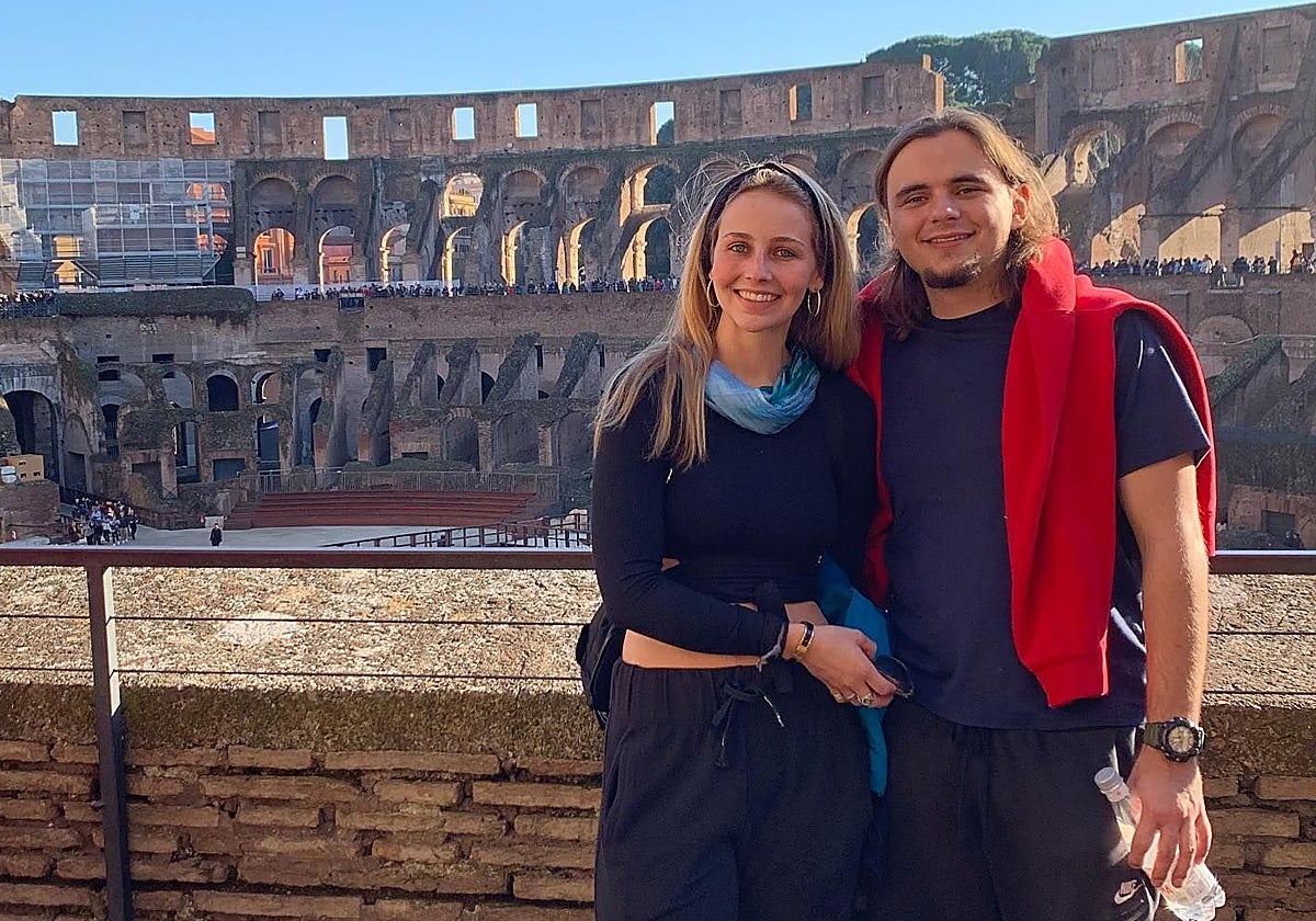 El hijo mayor de Michael Jackson se compromete después de ocho años de relación