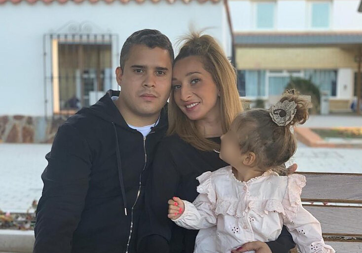 Rocío, la hija de José Fernando y Michu, inicia una nueva etapa en Madrid arropada por su abuelo, José Ortega Cano