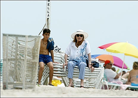 Imagen secundaria 1 - Los veranos distantes de la familia Jurado, cada uno por su lado