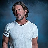 Muere en accidente de avión Brett James, cantante y compositor de canciones para Taylor Swift o Bon Jovi