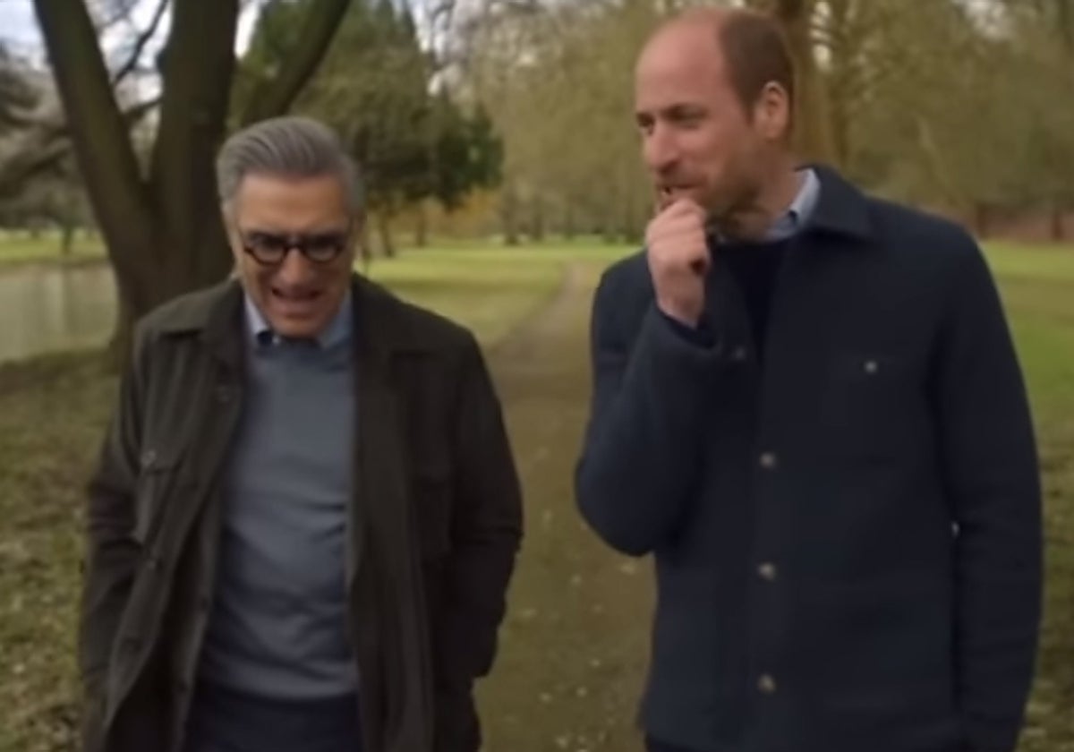 Eugene Levy y el Príncipe Guillermo, en una imagen de la serie.