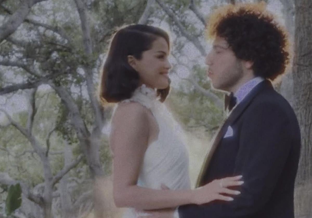 La actriz y cantante estadounidense Selena Gómez se casa con el productor musical Benny Blanco