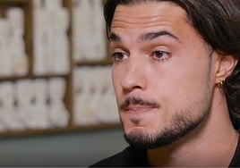 Carlo Costanzia ataca a su madre tras la publicación de sus memorias: «Dice cosas bastante fuertes sobre mi padre. Los trapos sucios se tienen que lavar en casa»