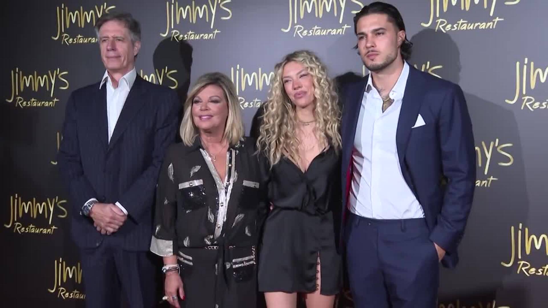 Mar Flores, muy tensa, huye de las cámaras tras el duro reproche de su hijo Carlo