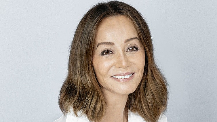 Isabel Preysler publica sus memorias: enigmática, generosa, madre entregada y con gran sentido del humor