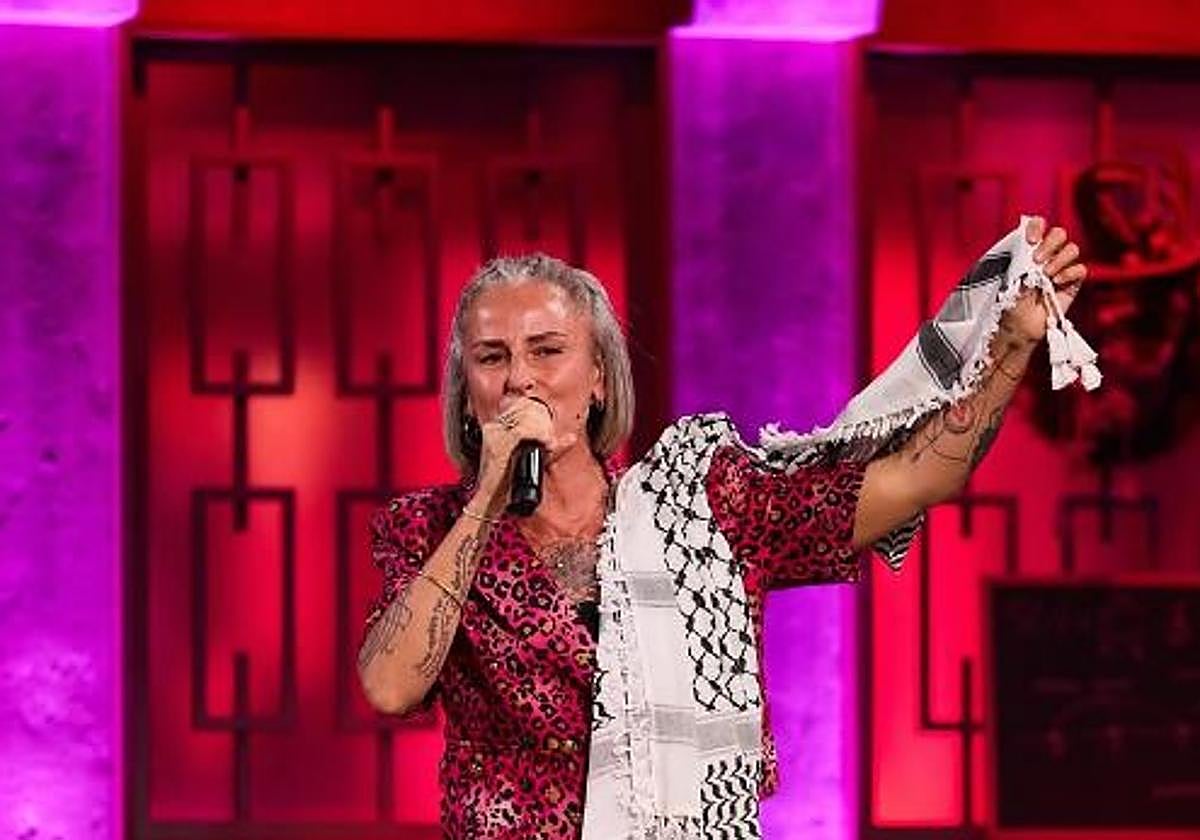 La Mari de Chambao durante su visita a 'La Revuelta'