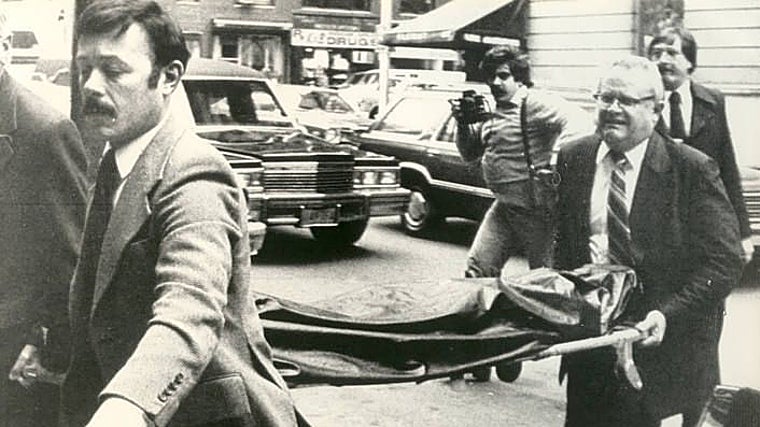 El asesino de John Lennon confiesa el surrealista motivo por el que mató al cantante