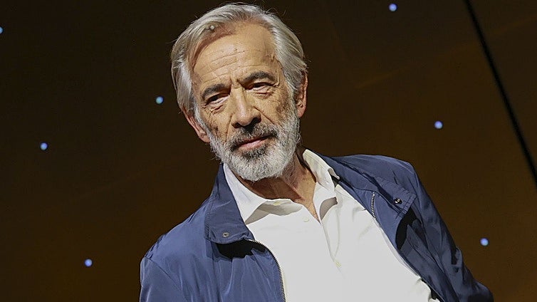 Imanol Arias, enamorado a los 69 años de una abogada argentina