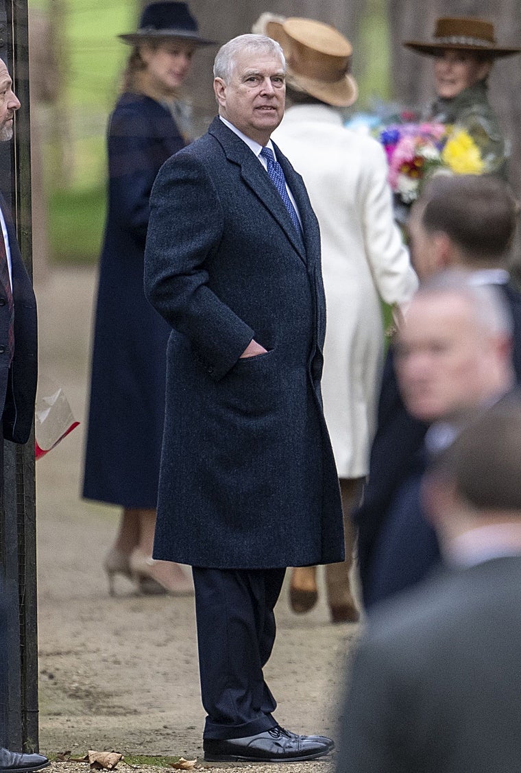 El que fuera Príncipe Andrés y Duque de York, ahora solo Andrés