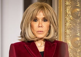 Brigitte Macron, angustiada sobre el acoso que sufre y el temor por sus siete nietos: «Es increíblemente violento»