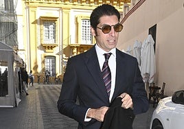 Cayetano Rivera roba el show del bautizo del hijo de Fran Rivera y Lourdes Montes con una reaparición estelar