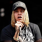 Muere inesperadamente a los 26 años el rapero Poorstacy, colaborador y amigo de Travis Barker