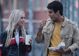 La historia de amor de Óscar Casas y Ana Mena: de conocerse en el rodaje de la película 'Ídolos' a presumir de su relación