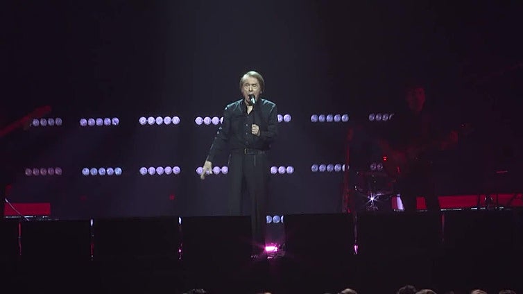 Raphael conquista Madrid arropado por sus fans y su familia