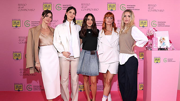Sandra Gago, Isabelle Junot, Macarena García, Maggie Civantos y Ana Fernández en la presentación de Reflejo de un compromiso